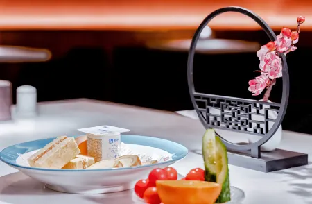 Siji Ruchun Hotel Отели рядом с достопримечательностью «Hunan Engineering Polytechnic»