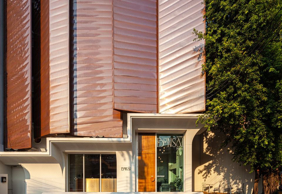 Anantara Sathorn Bangkok Hotel Over view