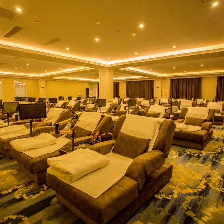 Xincai Oriental Dynasty Hot Spring Hotel