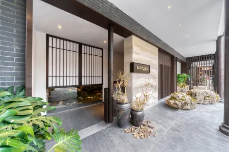 Luhyin hongya Hotel Отели рядом с достопримечательностью «Gaomiao Ancient Town»