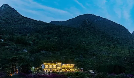 Fenghui Отели в г. Синъи