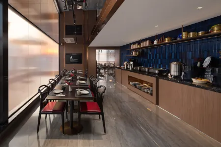 The Yun Collection Guangzhou Yong Qing Fang Отели рядом с достопримечательностью «Bai'etan River View»