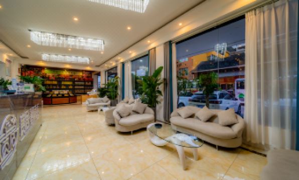 Fanjianshanguijudengfengjiudian