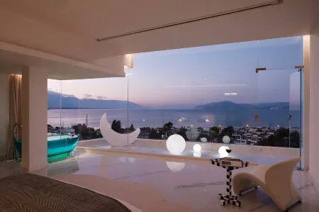 Dali ENINADUAN Seaview Hotel