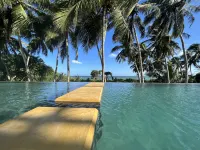 Buckingham Place - Infinity Pools