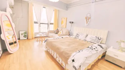 Xixi Movie Hotel (Erqi Square Subway Station Daweicheng) Hotels near Block B, Times Square, Ginza