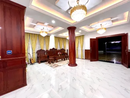 Nyna Villa Guesthouse Отели рядом с достопримечательностью «Wat Traeuy Kaoh»