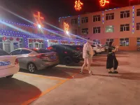 Zhangbei Xu Family Quadrangle Inn - parking