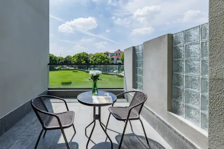 Atour X Hotel Shanghai Hongqiao National Exhibition and Convention Center Zhuguang Road