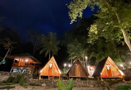 Hagdan Reef Dive Spot 인근 해변