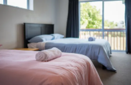 Waterfront Villa Near Ikea and Sylvia Park Hotels near هاويك