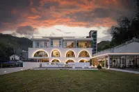 Under the Moon Inn (Jingxian Yueliangwan Scenic Area Store) Hotels in Jing County