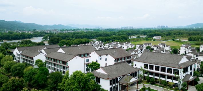 Narada Resort Hotel Guyan Huaxiang 麗水のホテル
