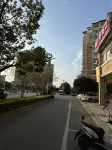 Shell Hotel (Anyuan Baian Huating) - parking
