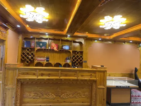 Yue Yu Hai Hotel (Gongga Mountain) Отели рядом с достопримечательностью «Quanhua Shoal»