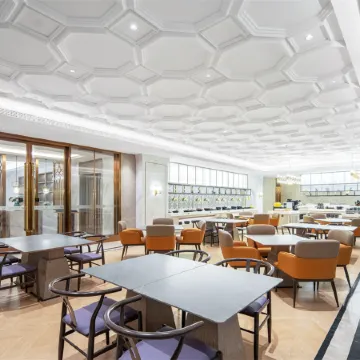 Vienna International Hotel (Aksu Old Street Railway Station Branch)