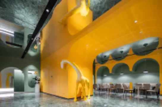 Kele S Hotel (Huaqiaocheng Fantasy Valley (Xiangyang East Railway Station Branch))