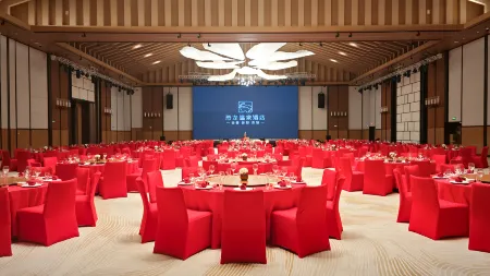 Yanji Dinosaur Hot Spring Hotel (Korean Folk Village Yanji Dinosaur Kingdom)