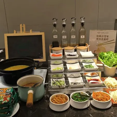 Aifeel Hotel (Yangquan Beishan Park Binhe New World Commercial Plaza)