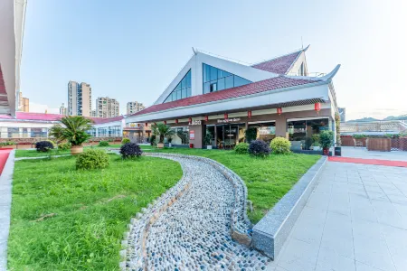 Yushui Langqiao Hotel Отели в г. Пинтан