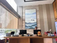 Xinyu Yicheng Hotel (Baoshi Park Branch, Xiannühu Avenue)