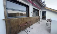 Mountain and River Geometry · Deer and College | Xiyuan Holiday Homestay - Bar