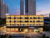 Qianna Hotel  Glorious(Luoyang Longmen Railway & Xingluohu Subway Branch)