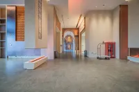 Xiate Holiday Hotel (Zhaosu Wetland Park) - 주차장