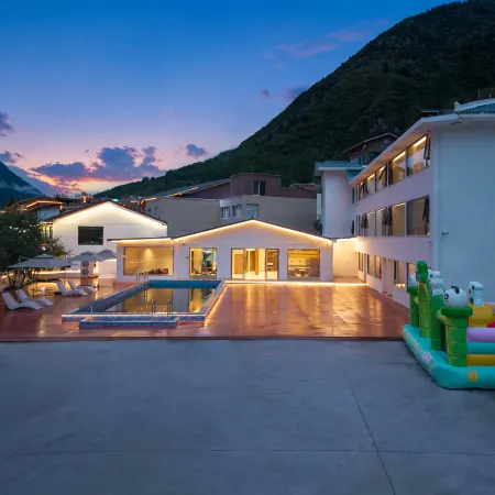 Xuelu Secluded Hot‑Spring Manor (Jiuzhai Romance Scenic Area Branch) Hotels in Jiuzhaigou
