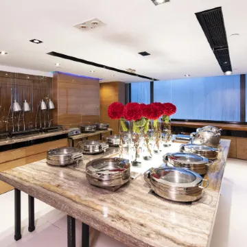 Empire Hotel Hong Kong - Causeway Bay Отели рядом с достопримечательностью «Ван-Чай»