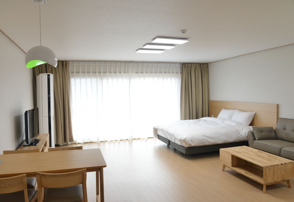 [무주 덕유산 리조트의 이국적인 외관]