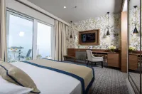 Royal Ariston Hotel