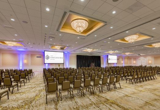 더 잉글사이드 호텔