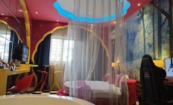 Jiafeng Fashion Hotel (Yichang Wanda Plaza Starlight World)