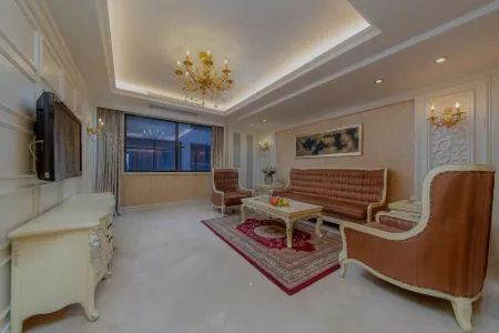 Vienna Hotel (Shenzhen Henggang Silian Metro Station Store)