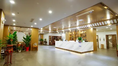 Quanpan Yaju Hotel (Qiannan Zhisheng Tangquan Building 5)