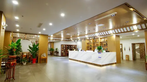 Quanpan Yaju Hotel (Qiannan Zhisheng Tangquan Building 5)
