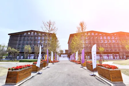 Xichang Mercure Hotel Отели рядом с достопримечательностью «Xiaoyucun»