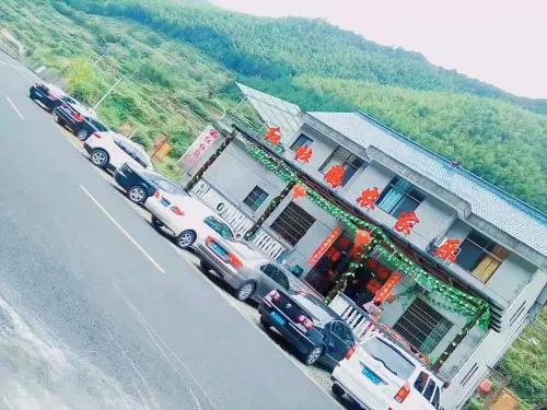 Hongdujuan Inn - parkir