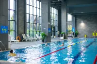 Emeishan Liyuan·Zenlin Hot Spring Hotel - Yüzme Havuzu