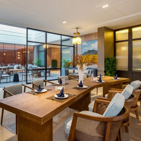 Lailu Minshan Hotel
