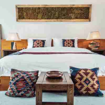 Shangri-La Salloi Rustic Luxury Hotel Rooms