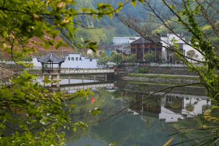 Tianshe Manor Отели рядом с достопримечательностью «Jiangling Scenic Area»