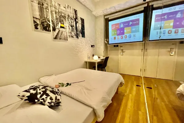 自助時鐘酒店, 暮舍