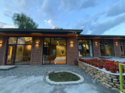 Kuandian Lake Light Mountain House B&B