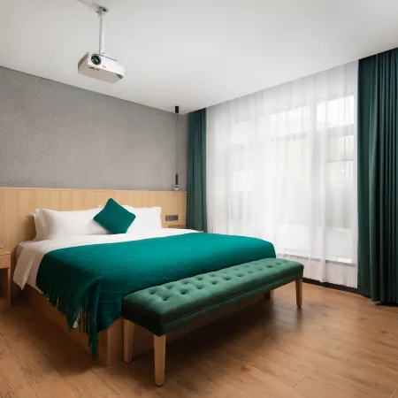 Pineapple Honey Resort B&B (Beihai Yintan Branch)