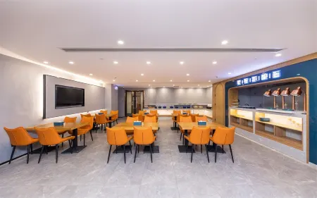 Starway Hotel (Heze College Town) Отели рядом с достопримечательностью «Heze University North Campus»