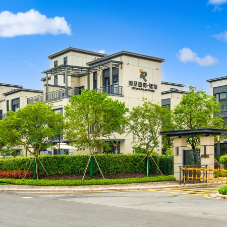 REZEN LONGHH HOTEL