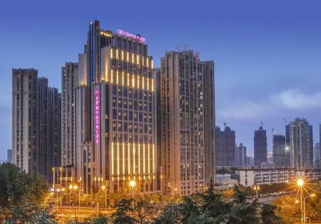 Crowne Plaza Hefei Rongqiao Отели рядом с достопримечательностью «CPC Anhui Provincial Committee Party School»