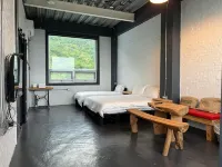 Flower Field Yilu Homestay Hotels in Xiulin Township